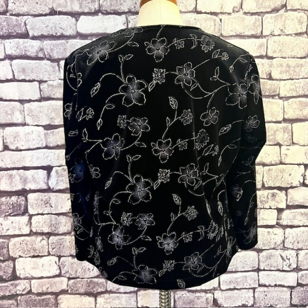 Briggs Black & Silver Cardigan W/ Attached Tank Size 1X - Picture 6 of 8